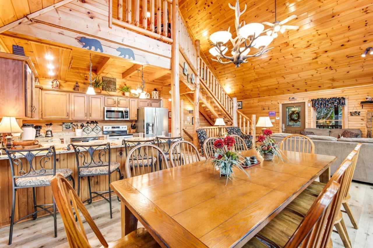 Grizzly Manor Pigeon Forge
